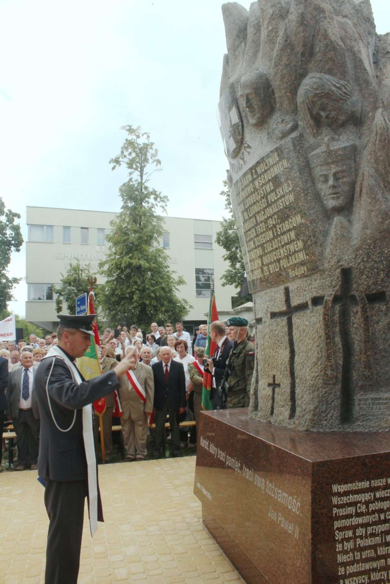  Odsłonięcie pomnika Ofiar Wołynia (zdjęcie 6) - Autor: Maciej Kaczanowski