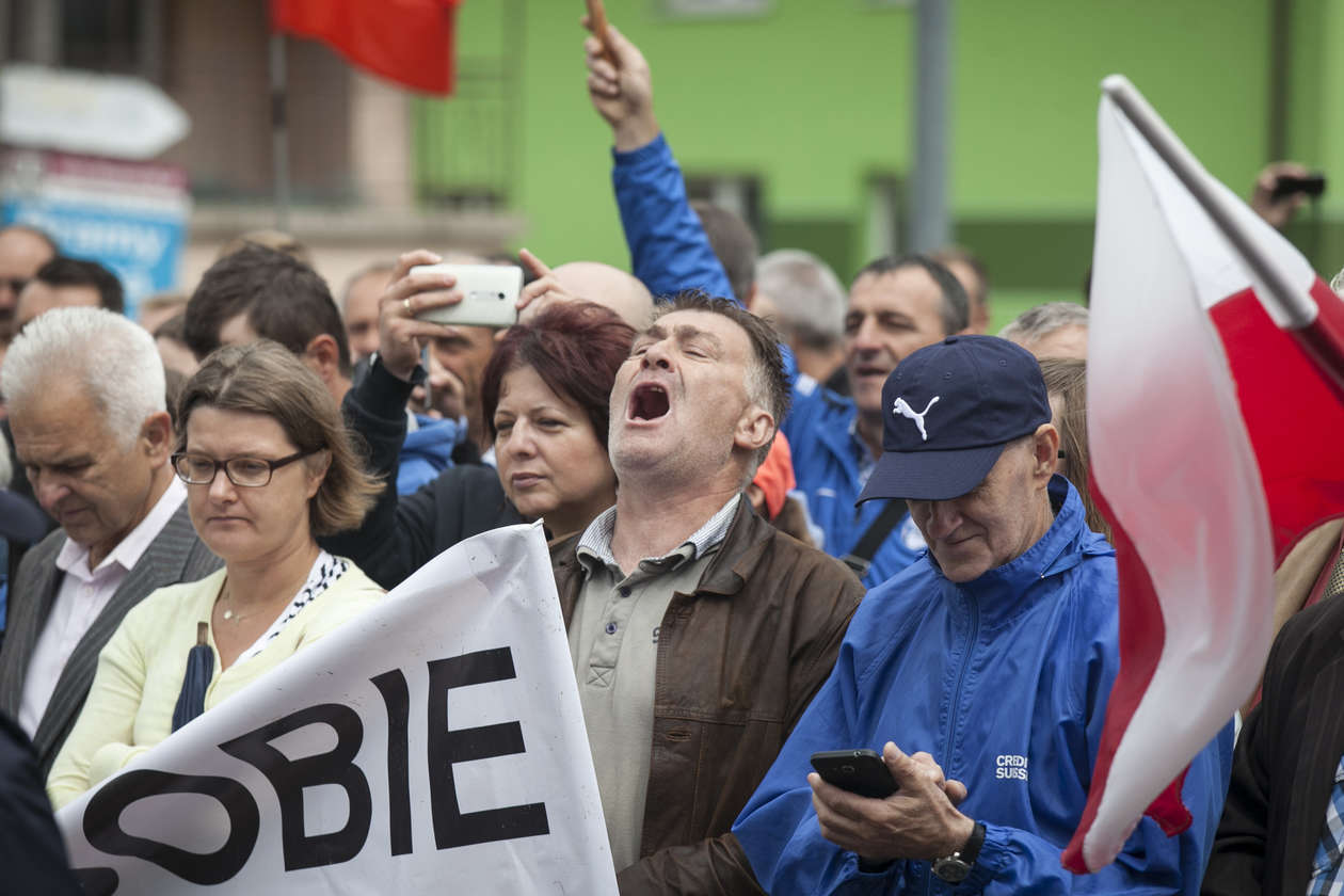  Premier Morawiecki w Kraśniku. Odsłonięcie pomnika i protest rolników (zdjęcie 32) - Autor: Jacek Szydłowski