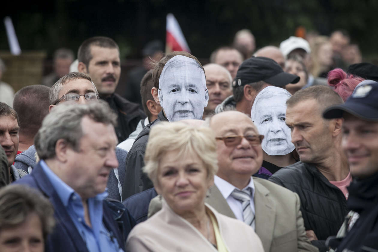  Premier Morawiecki w Kraśniku. Odsłonięcie pomnika i protest rolników (zdjęcie 28) - Autor: Jacek Szydłowski