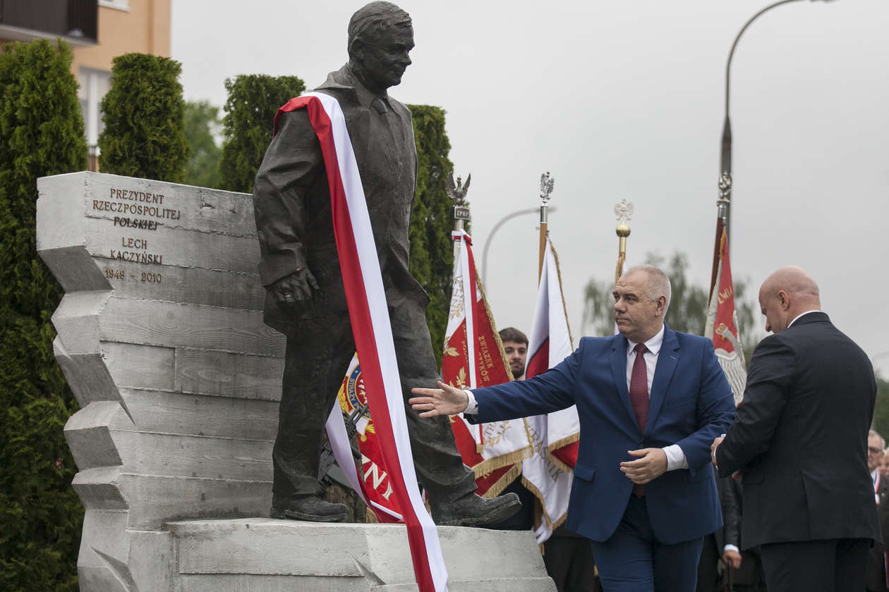  Premier Morawiecki w Kraśniku. Odsłonięcie pomnika i protest rolników (zdjęcie 33) - Autor: Jacek Szydłowski