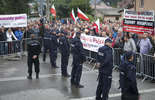 Premier Morawiecki w Kraśniku. Odsłonięcie pomnika i protest rolników (zdjęcie 2)