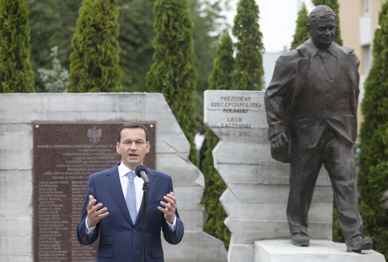  Premier Morawiecki w Kraśniku. Odsłonięcie pomnika i protest rolników (zdjęcie 16) - Autor: Jacek Szydłowski