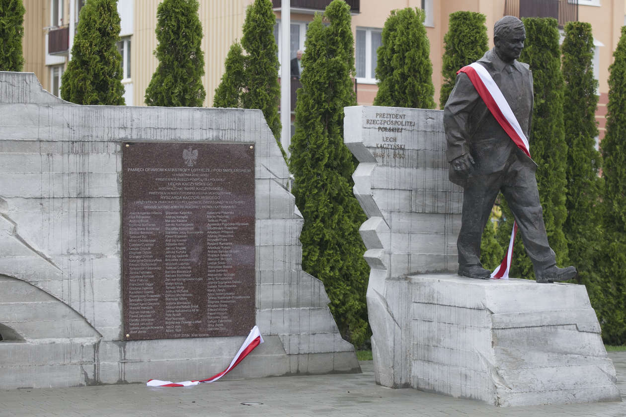  Pomnik smoleński w Kraśniku (zdjęcie 3) - Autor: Jacek Szydłowski