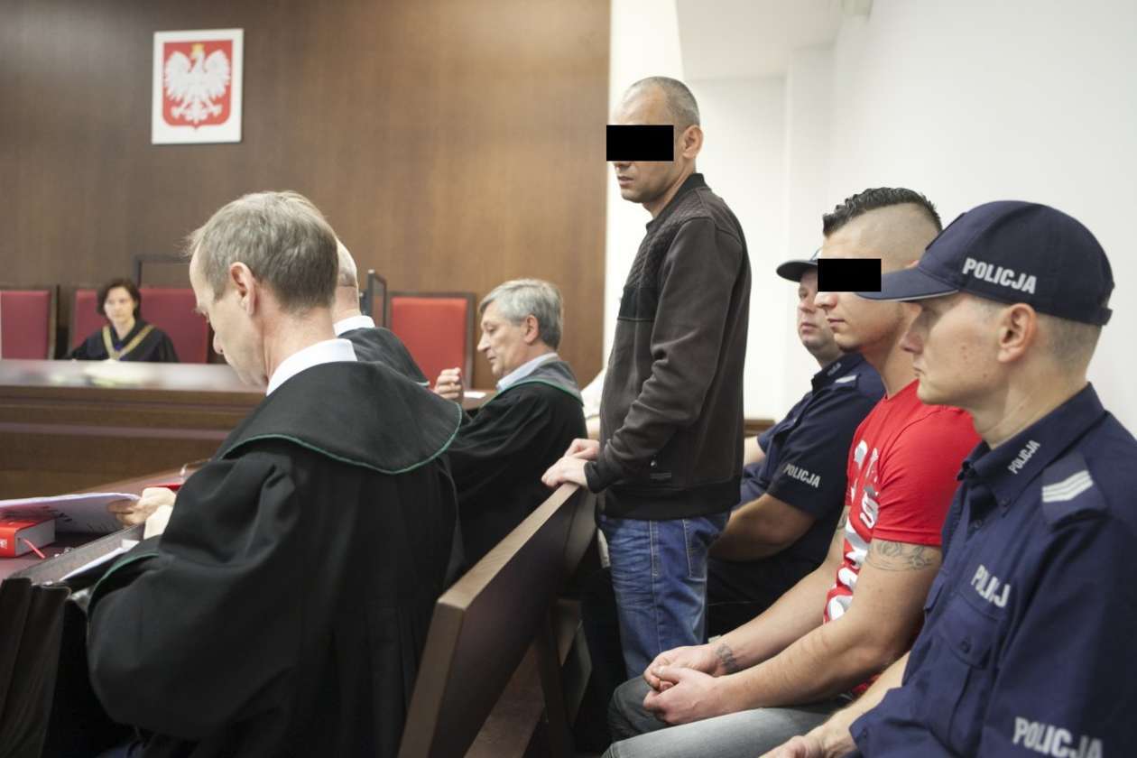  Romowie przed sądem za pobicie Polaków (zdjęcie 6) - Autor: Jacek Szydłowski