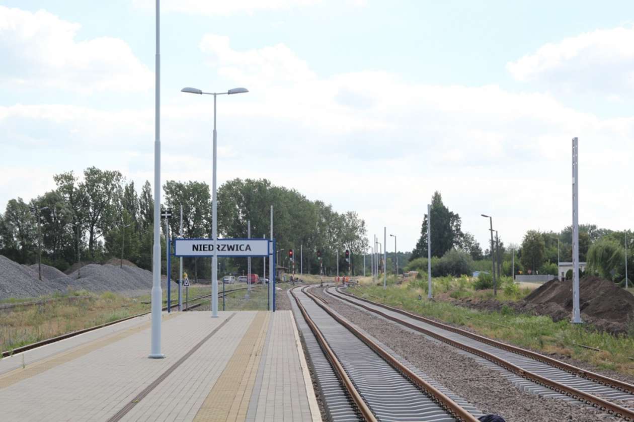 Przebudowa linii kolejowej między Lublinem a Kraśnikiem - Autor: PKP PLK