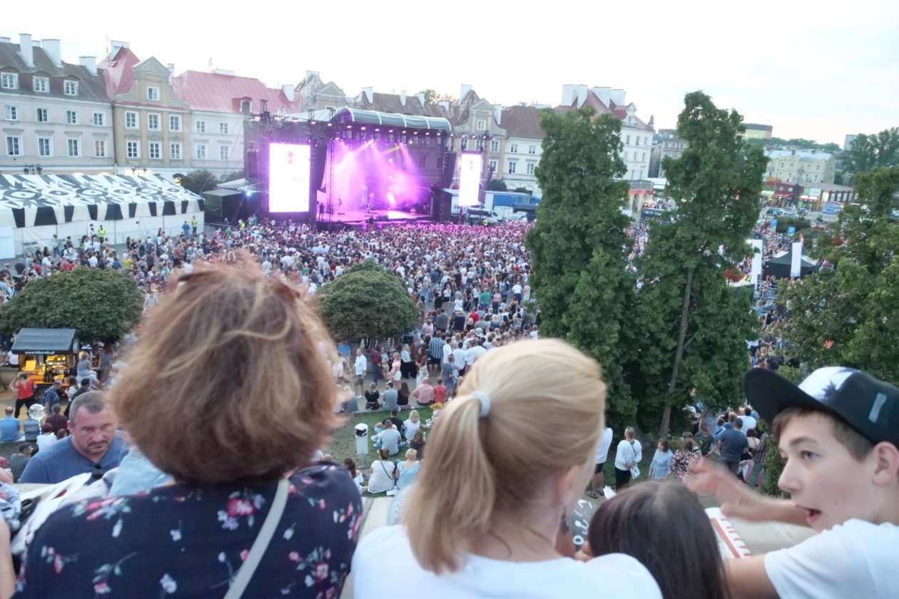  Siła Kobiet. Koncert na placu Zamkowym (zdjęcie 45) - Autor: Maciej Kaczanowski