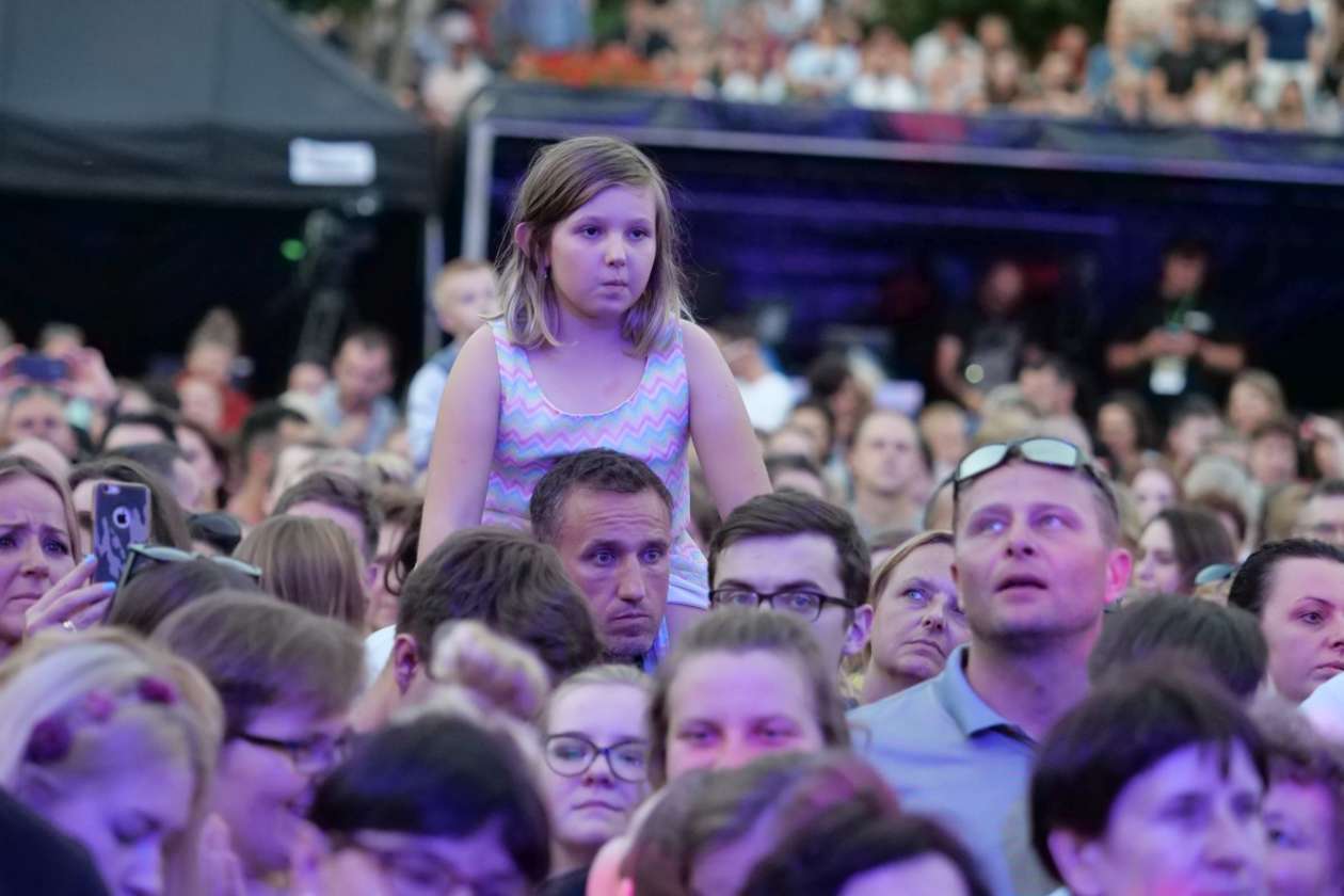  Siła Kobiet. Koncert na placu Zamkowym (zdjęcie 51) - Autor: Maciej Kaczanowski
