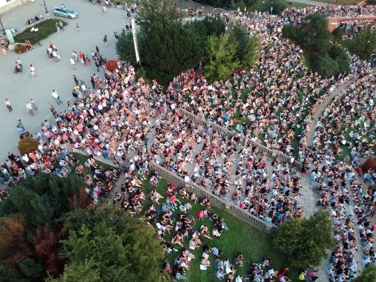  Siła Kobiet. Koncert na placu Zamkowym (zdjęcie 31) - Autor: Maciej Kaczanowski