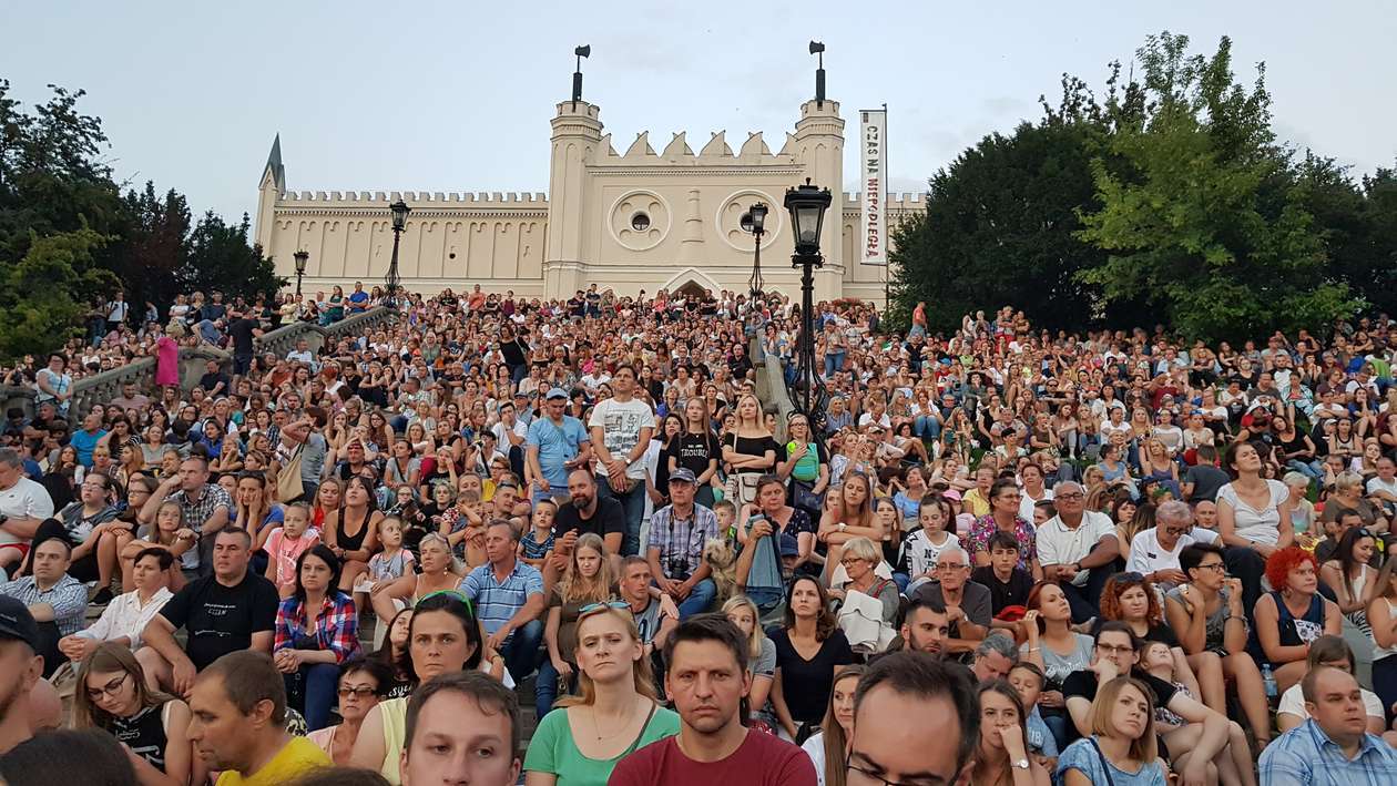  Siła Kobiet. Koncert na placu Zamkowym (zdjęcie 107) - Autor: Łukasz Dudkowski