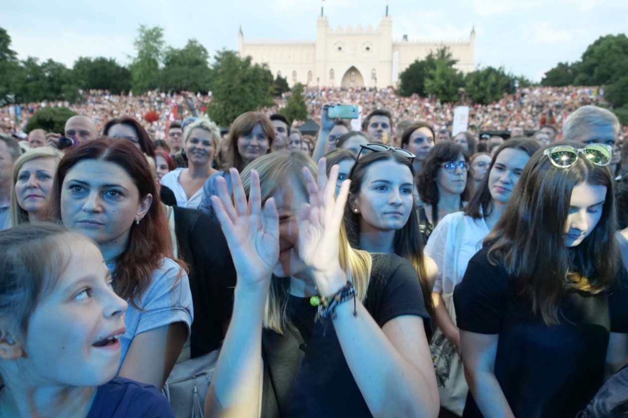  Siła Kobiet. Koncert na placu Zamkowym (zdjęcie 52) - Autor: Maciej Kaczanowski