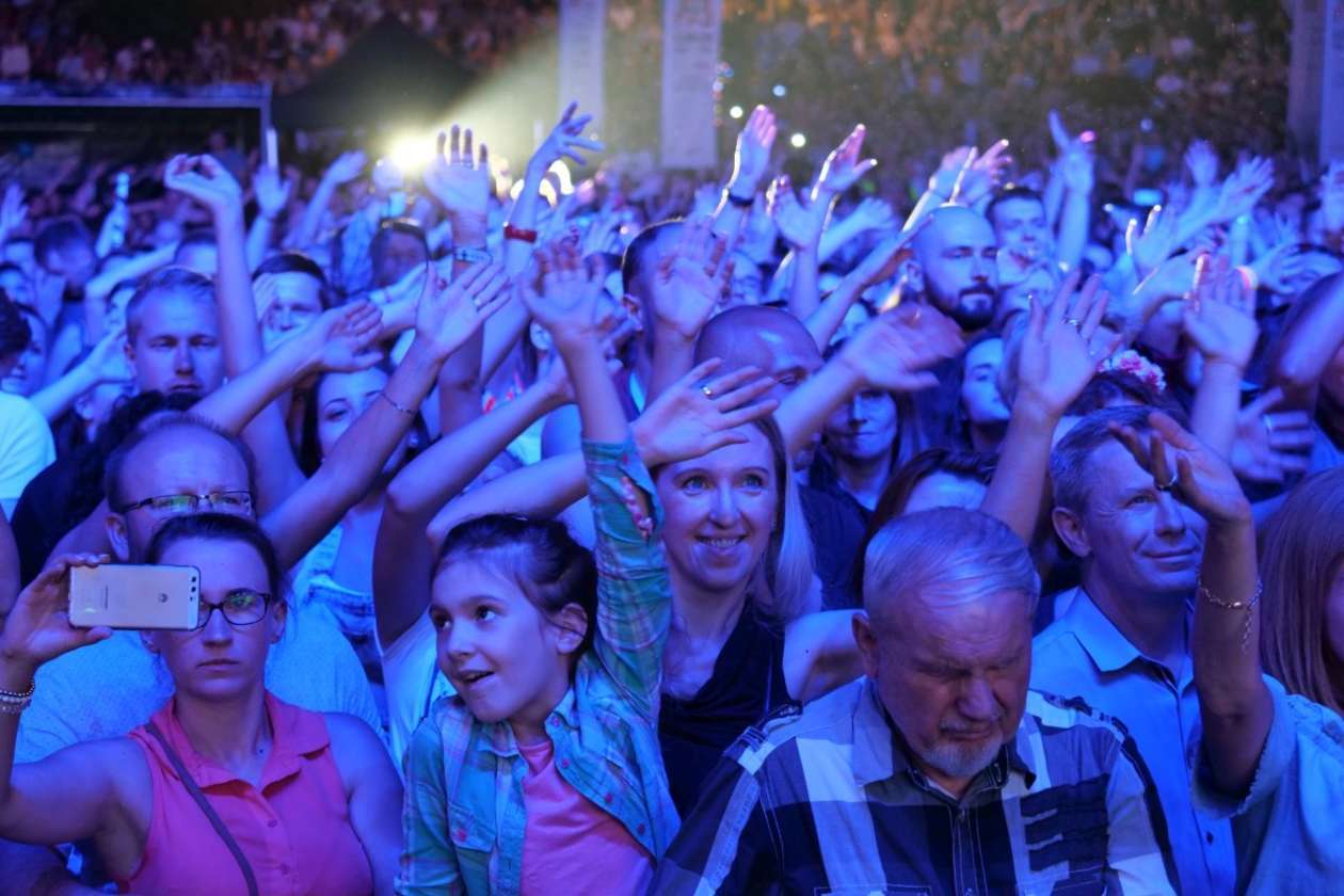  Siła Kobiet. Koncert na placu Zamkowym (zdjęcie 71) - Autor: Maciej Kaczanowski