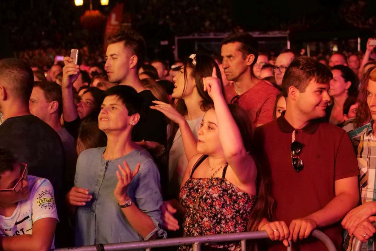  Siła Kobiet. Koncert na placu Zamkowym (zdjęcie 87) - Autor: Maciej Kaczanowski
