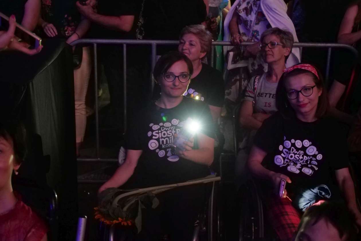  Siła Kobiet. Koncert na placu Zamkowym (zdjęcie 42) - Autor: Maciej Kaczanowski
