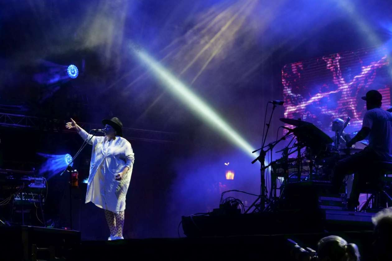  Siła Kobiet. Koncert na placu Zamkowym (zdjęcie 90) - Autor: Maciej Kaczanowski