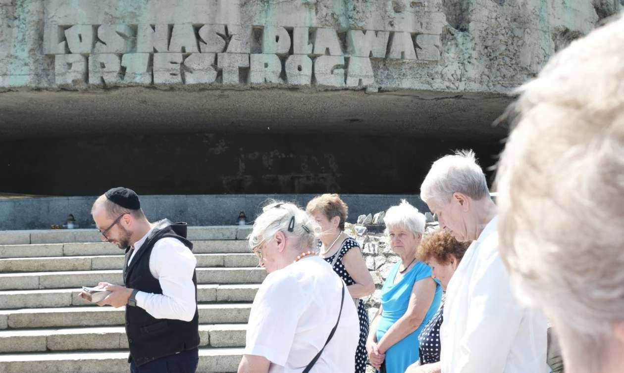  Rocznica likwidacji niemieckiego obozu koncentracyjnego na Majdanku (zdjęcie 10) - Autor: Maciej Kaczanowski
