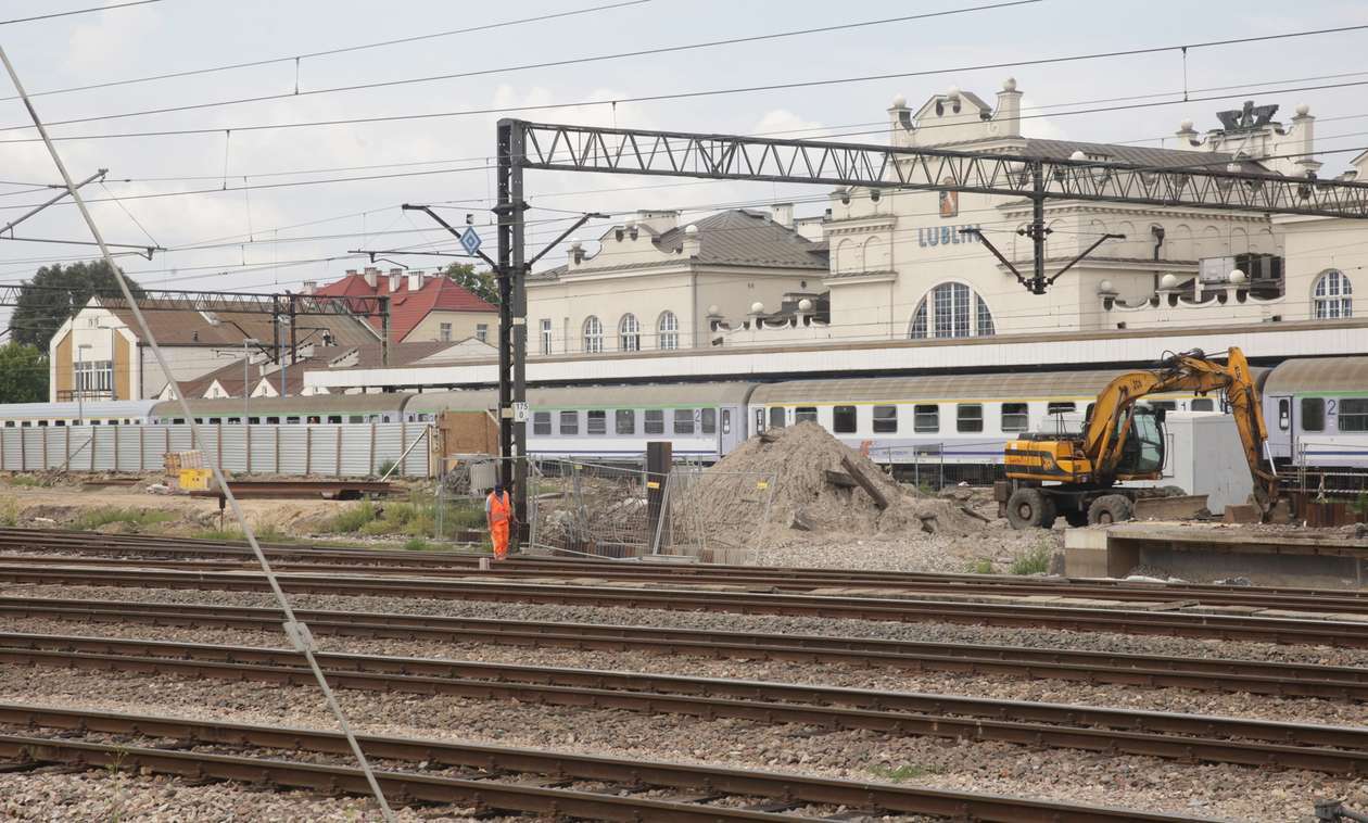 Prace na torach w okolicach dworca kolejowego w Lublinie - Autor: Wojciech Nieśpiałowski