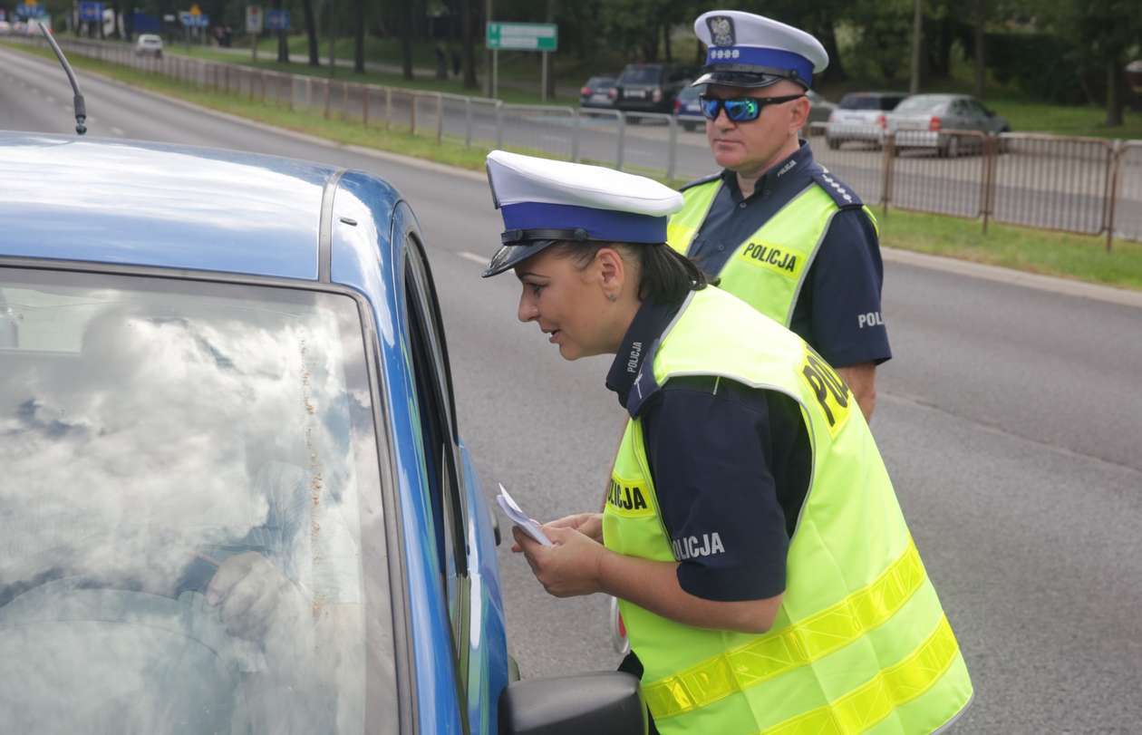  Lublin: Misski razem z policjantami rozdawały alkomaty kierowcom (zdjęcie 10) - Autor: Wojciech Nieśpiałowski