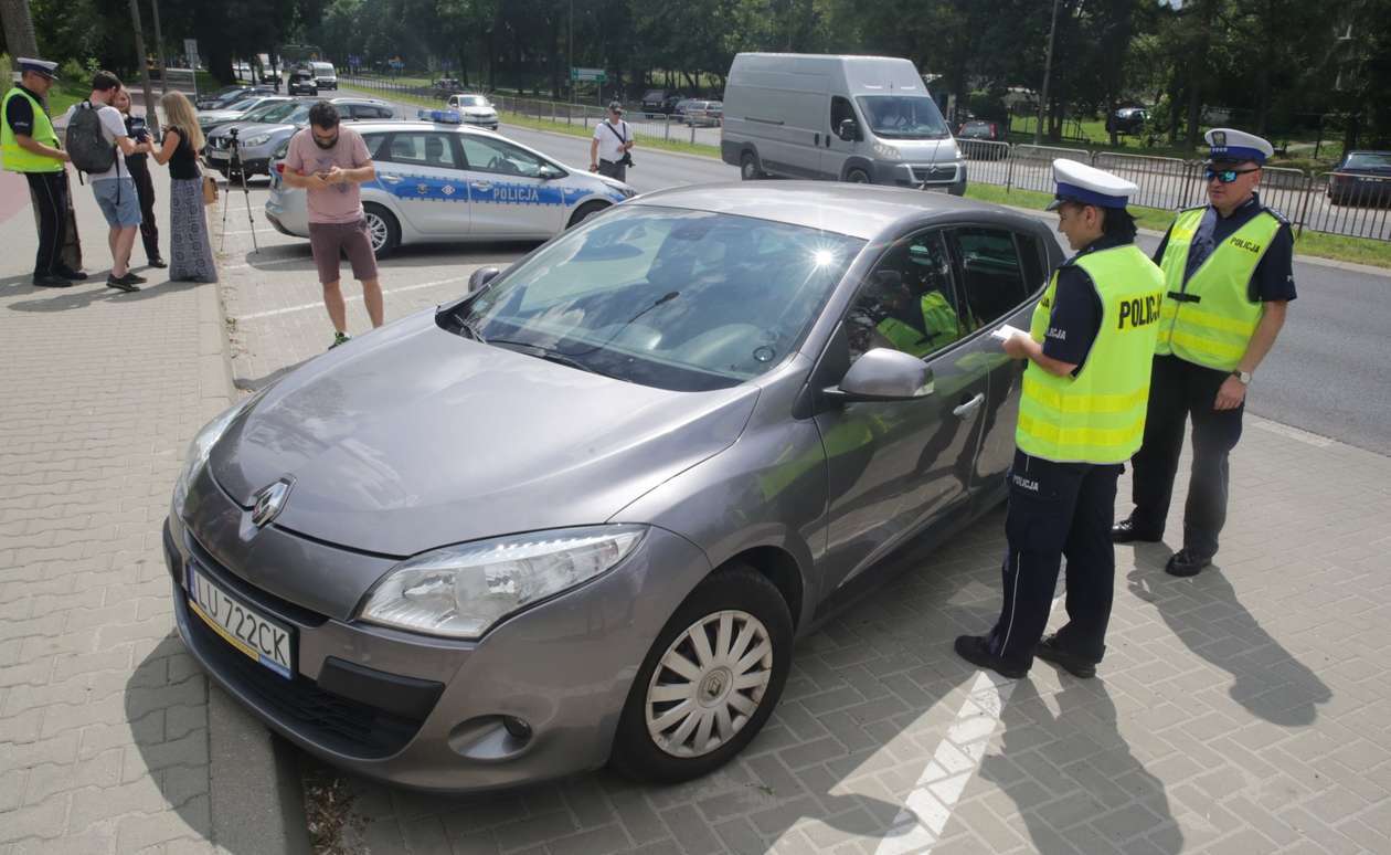  Lublin: Misski razem z policjantami rozdawały alkomaty kierowcom (zdjęcie 22) - Autor: Wojciech Nieśpiałowski
