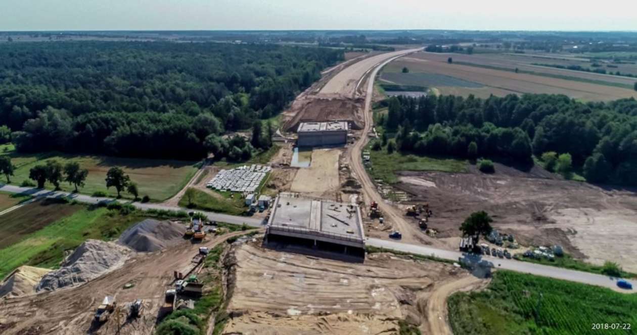  Budowa S17 Kurów - granica województwa. Zdjęcia z lipca 2018 (zdjęcie 18) - Autor: GDDKiA Lublin