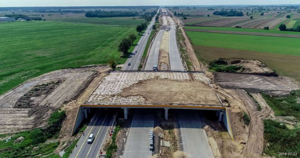  Budowa S17 Kurów - granica województwa. Zdjęcia z lipca 2018 (zdjęcie 35) - Autor: GDDKiA Lublin