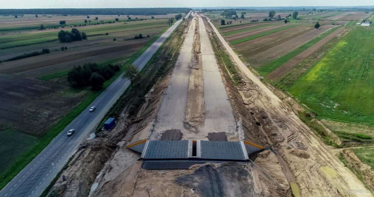  Budowa S17 Kurów - granica województwa. Zdjęcia z lipca 2018 (zdjęcie 36) - Autor: GDDKiA Lublin