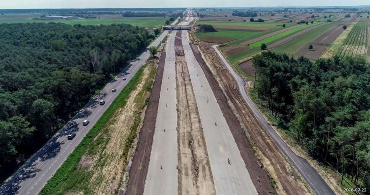  Budowa S17 Kurów - granica województwa. Zdjęcia z lipca 2018 (zdjęcie 38) - Autor: GDDKiA Lublin