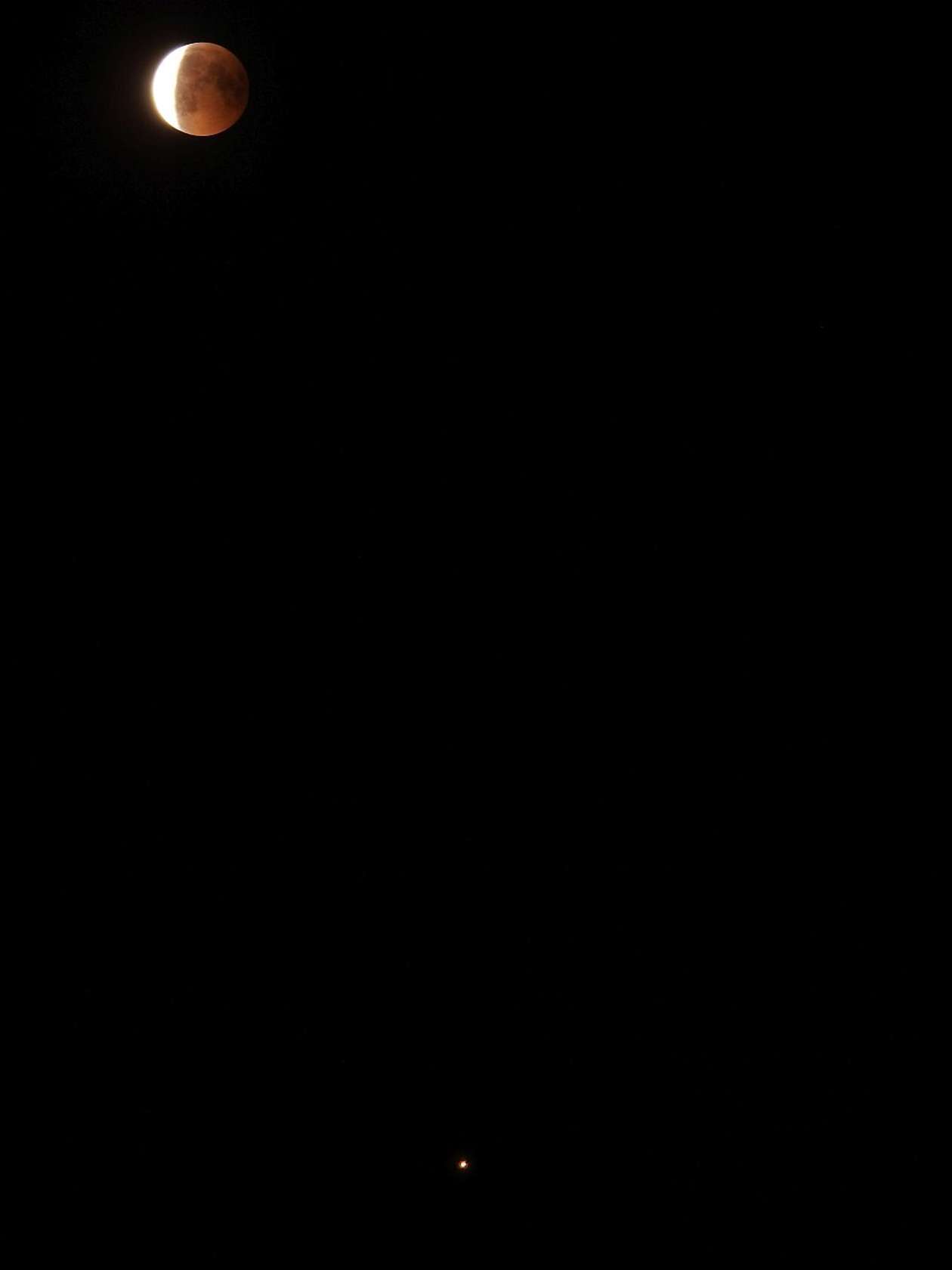  Zaćmienie Księżyca i widok Marsa. Zdjęcia naszych Czytelników (zdjęcie 9) - Autor: Paweł Małkowski 