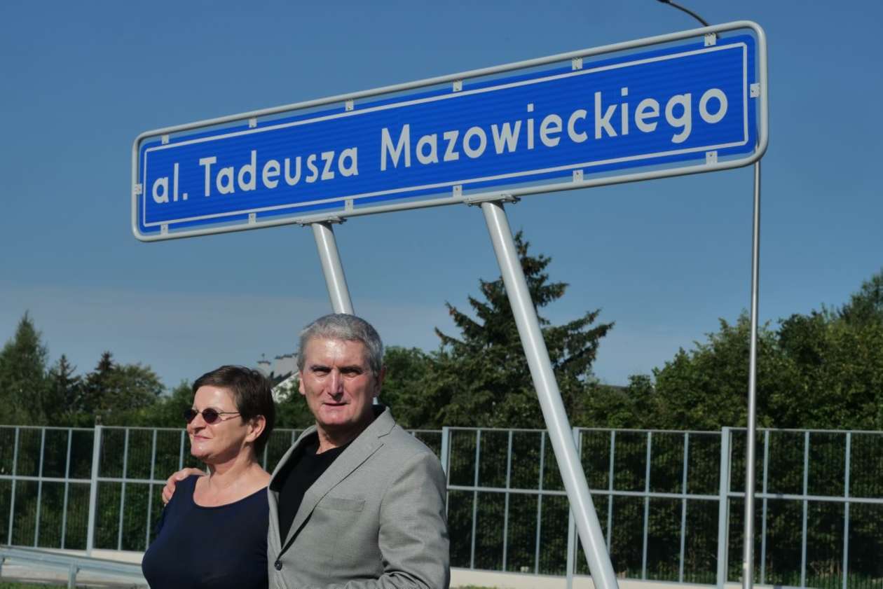  Odsłonięcie tablicy al. Tadeusza Mazowieckiego (zdjęcie 11) - Autor: Maciej Kaczanowski