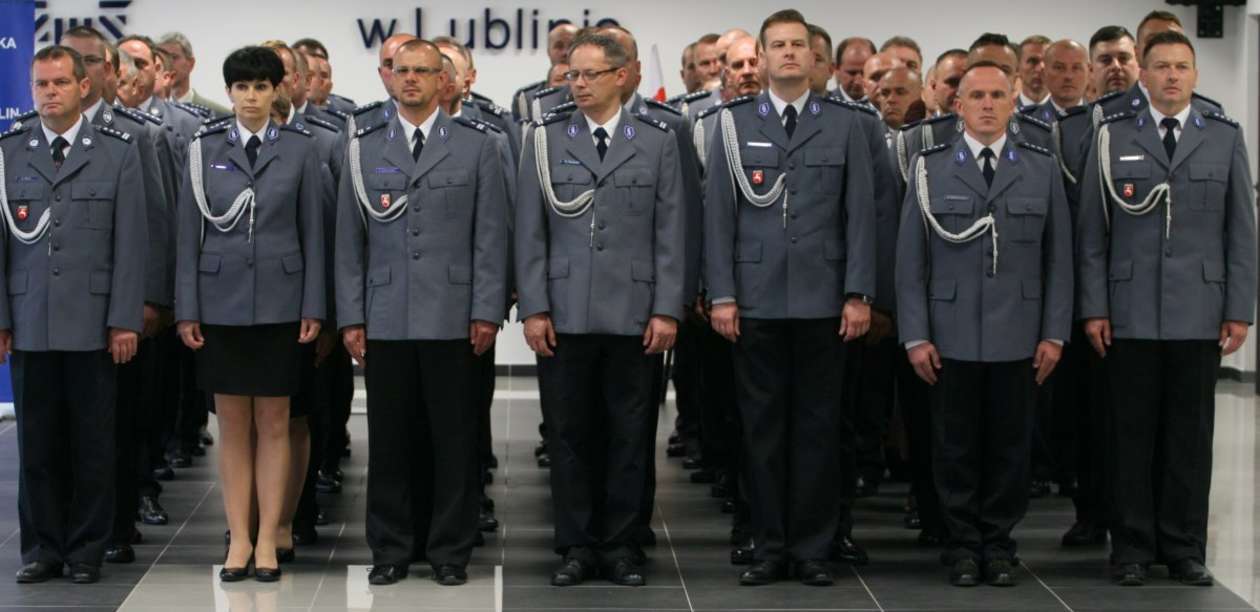  Awanse i wyróżnienia w lubelskim garnizonie policji (zdjęcie 6) - Autor: Policja