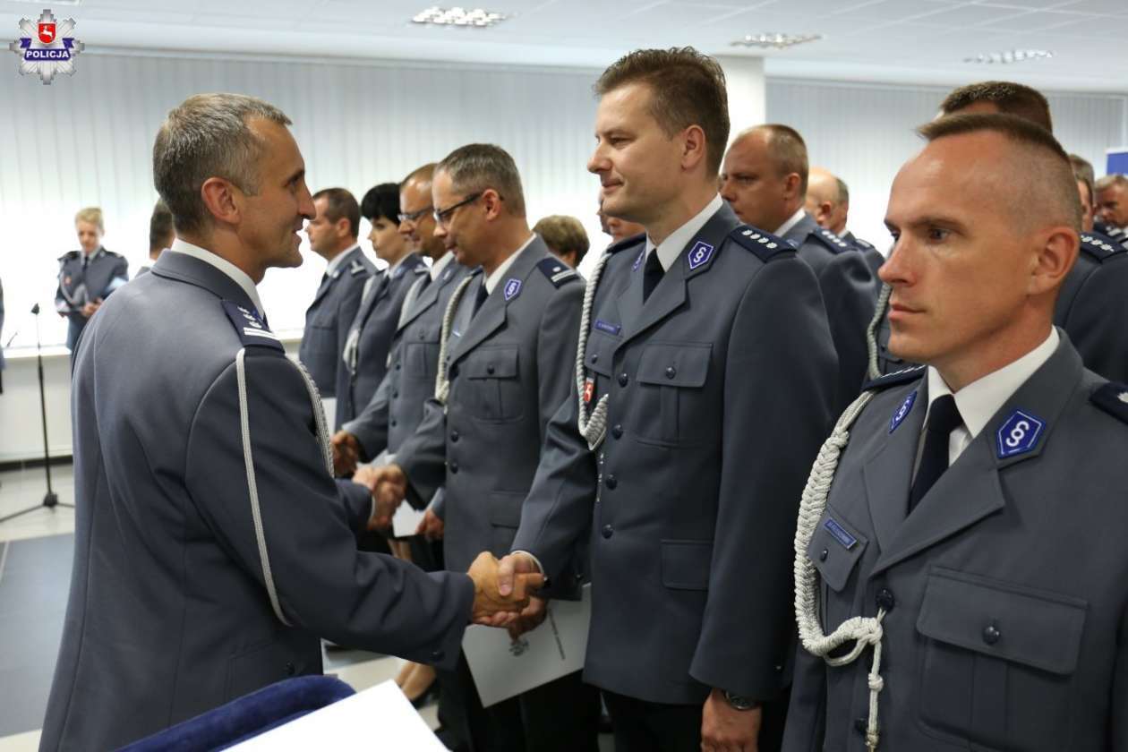 Awanse i wyróżnienia w lubelskim garnizonie policji (zdjęcie 12) - Autor: Policja