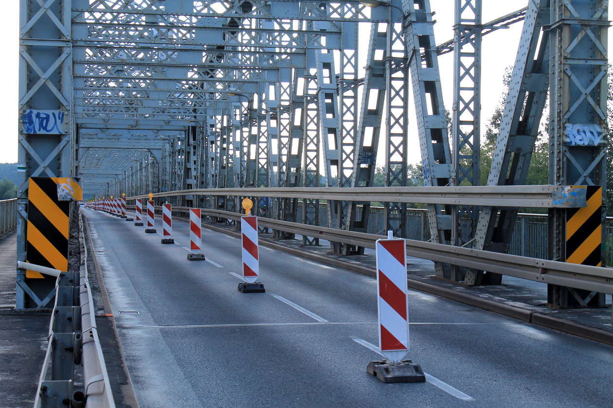 Remont starego mostu na Wiśle w Puławach