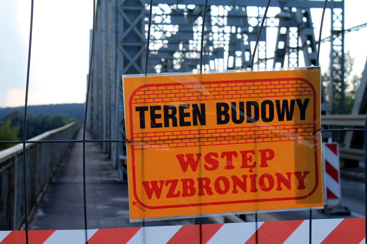  Remont starego mostu na Wiśle w Puławach (zdjęcie 2) - Autor: Radosław Szczęch