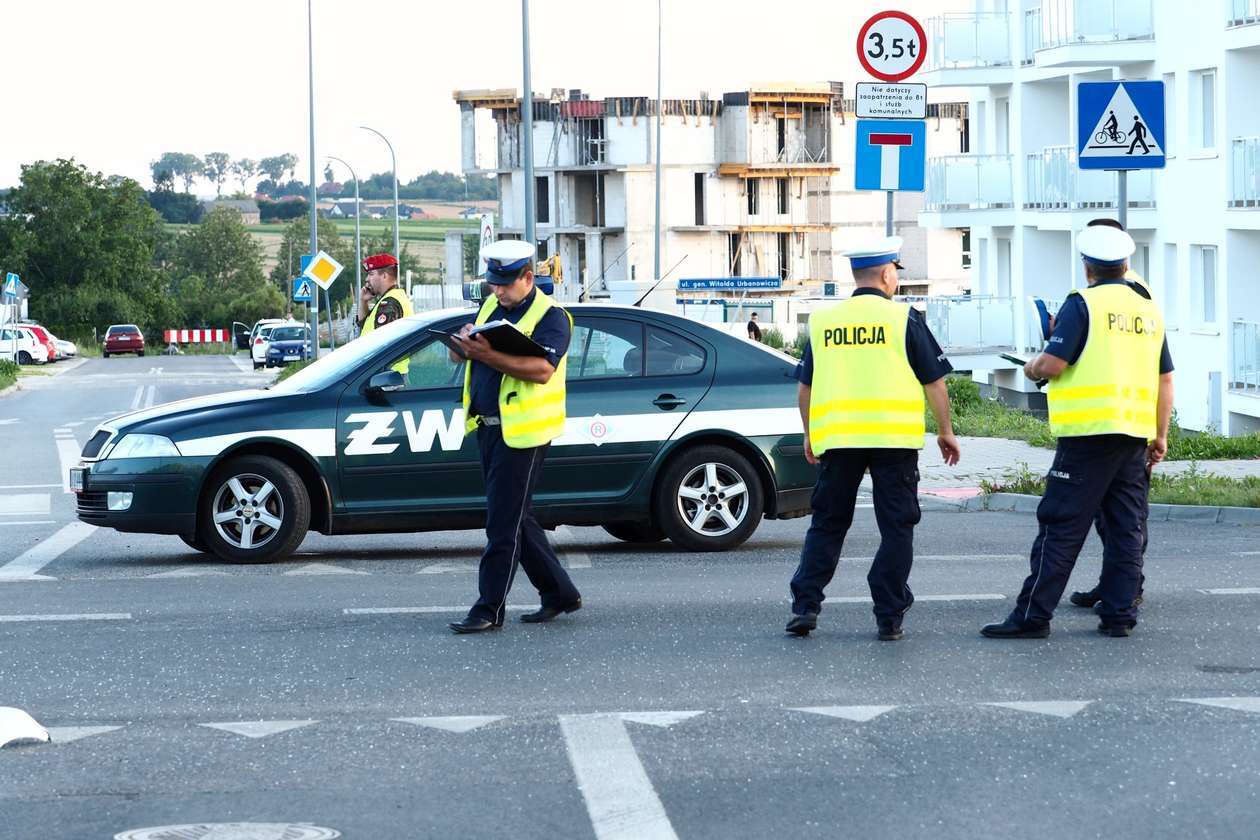  Wypadek na skrzyżowaniu ul. Franczaka Lalka i Jagiellończyka w Lublinie (zdjęcie 11) - Autor: Paweł Buczkowski