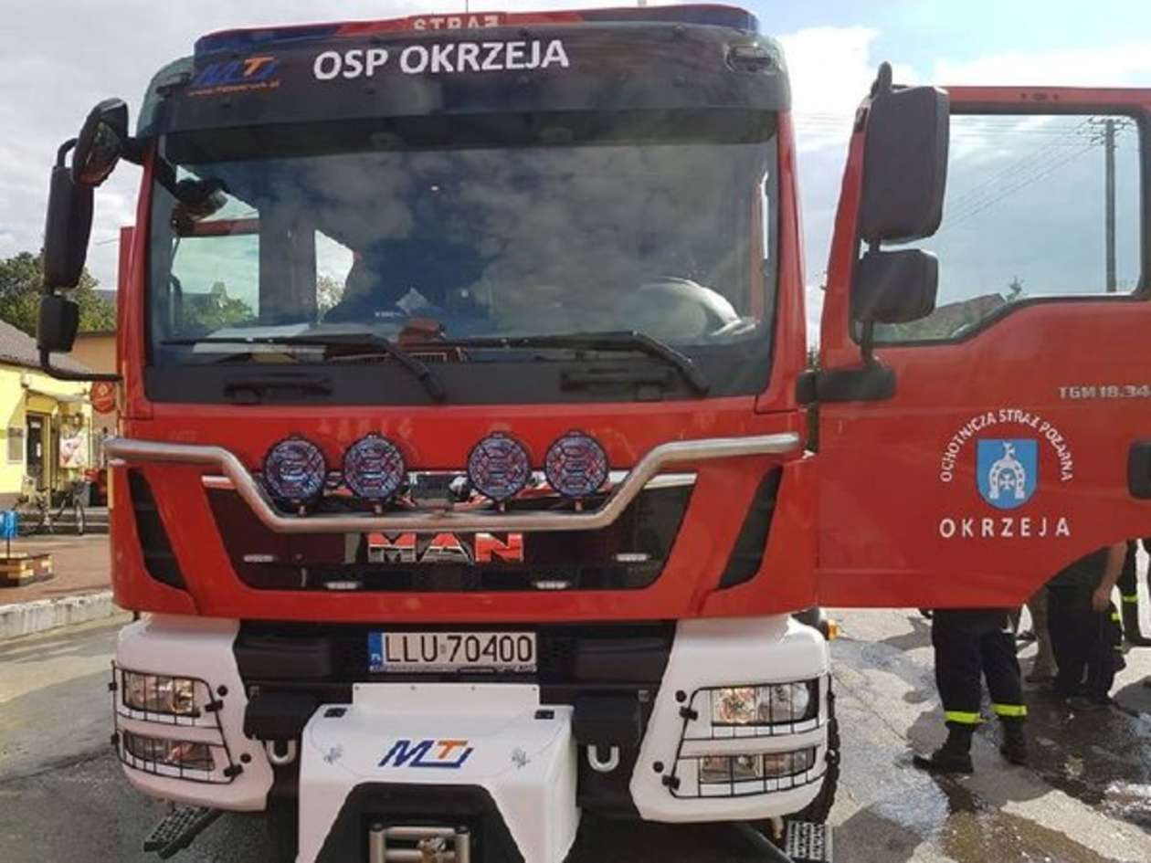  Krzywda: Strażacy z Okrzei z nowym samochodem (zdjęcie 6) - Autor: OSP Okrzeja