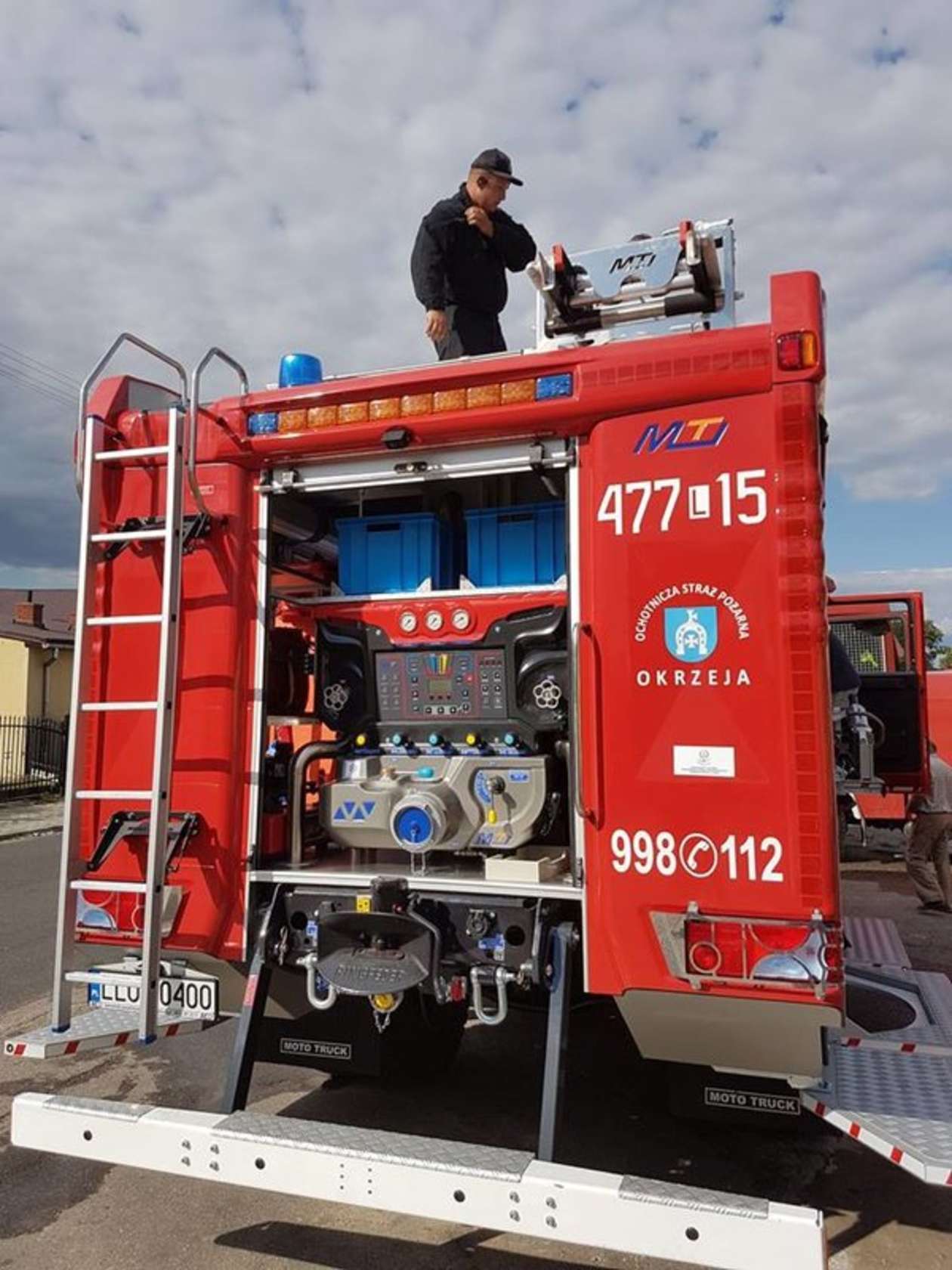  Krzywda: Strażacy z Okrzei z nowym samochodem (zdjęcie 3) - Autor: OSP Okrzeja