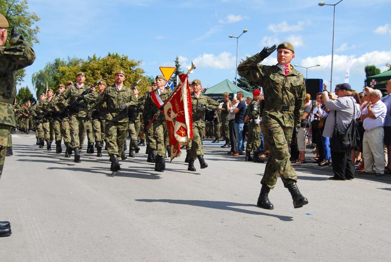  Przysięga żołnierzy WOT w Tomaszowie Lubelskim (zdjęcie 10) - Autor: www.tomaszow.info