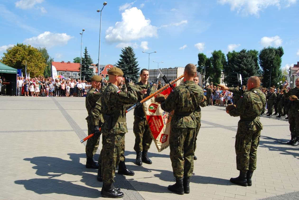  Przysięga żołnierzy WOT w Tomaszowie Lubelskim (zdjęcie 4) - Autor: www.tomaszow.info