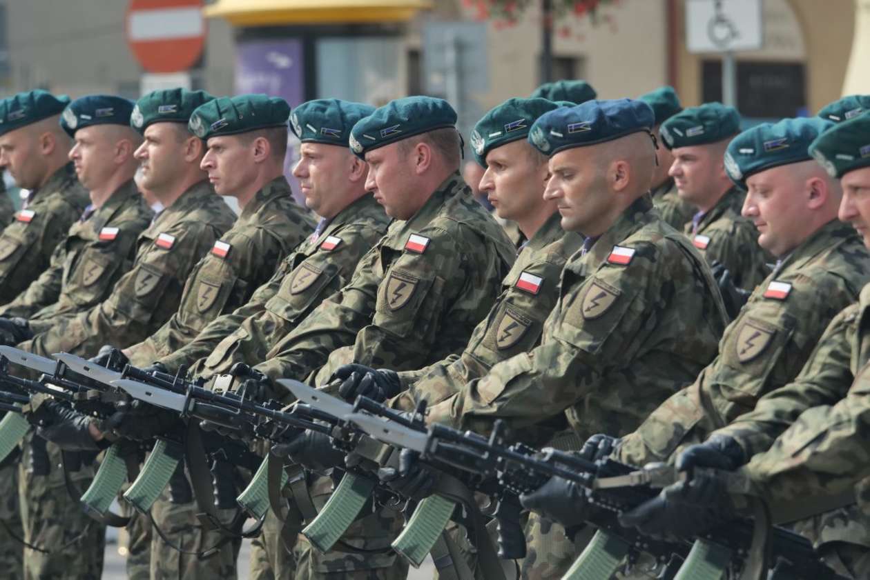  Obchody Święta Wojska Polskiego w Lublinie  (zdjęcie 25) - Autor: Maciej Kaczanowski