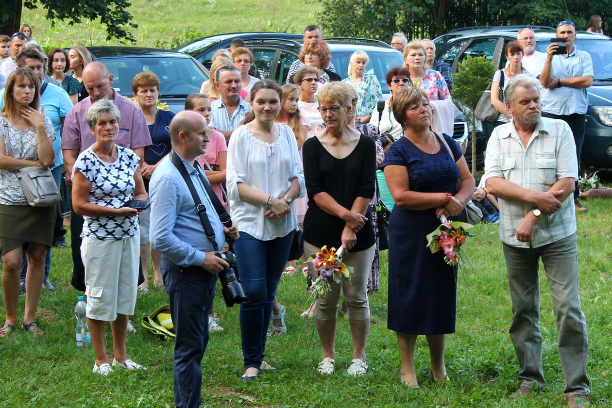  Uroczystości w Kęble k. Wąwolnicy (zdjęcie 16) - Autor: Radosław Szczęch