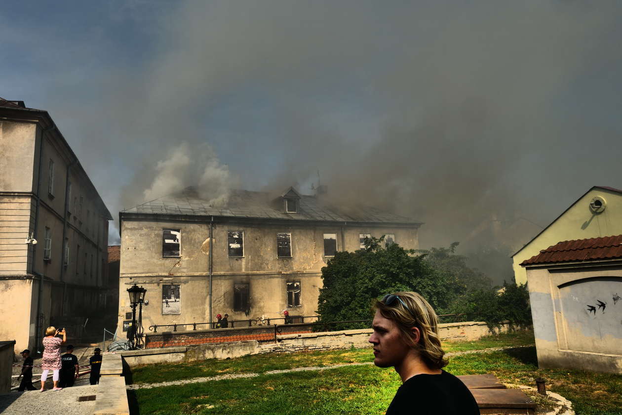 Pożar kamienicy przy ul. Rybnej w Lublinie (zdjęcie 21) - Autor: Maciej Kaczanowski