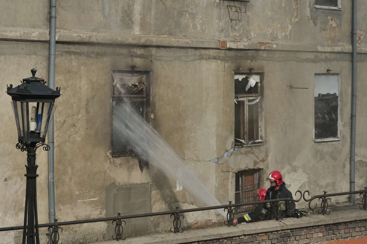  Pożar kamienicy przy ul. Rybnej w Lublinie (zdjęcie 14) - Autor: Maciej Kaczanowski