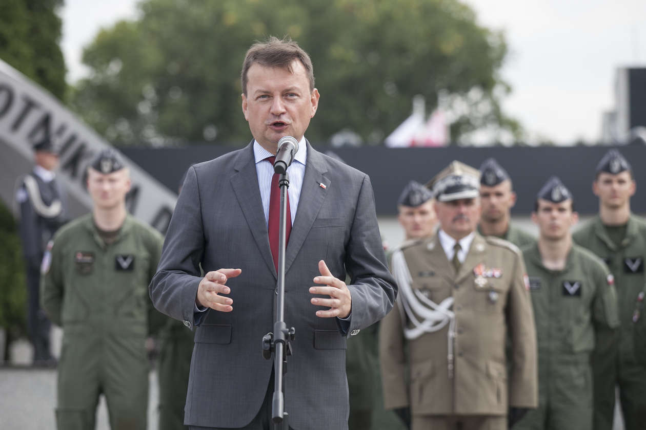  Minister Mariusz Błaszczak w Dęblinie (zdjęcie 14) - Autor: Jacek Szydłowski