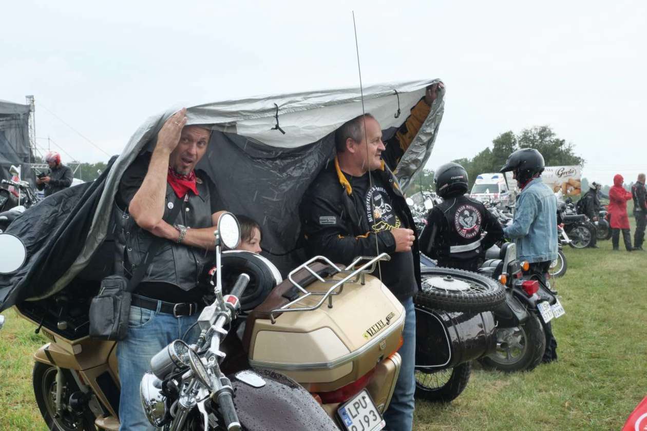  XI Zlot Motocykli WSK i innych oraz koncert Acid Drinkers (zdjęcie 8) - Autor: Maciej Kaczanowski