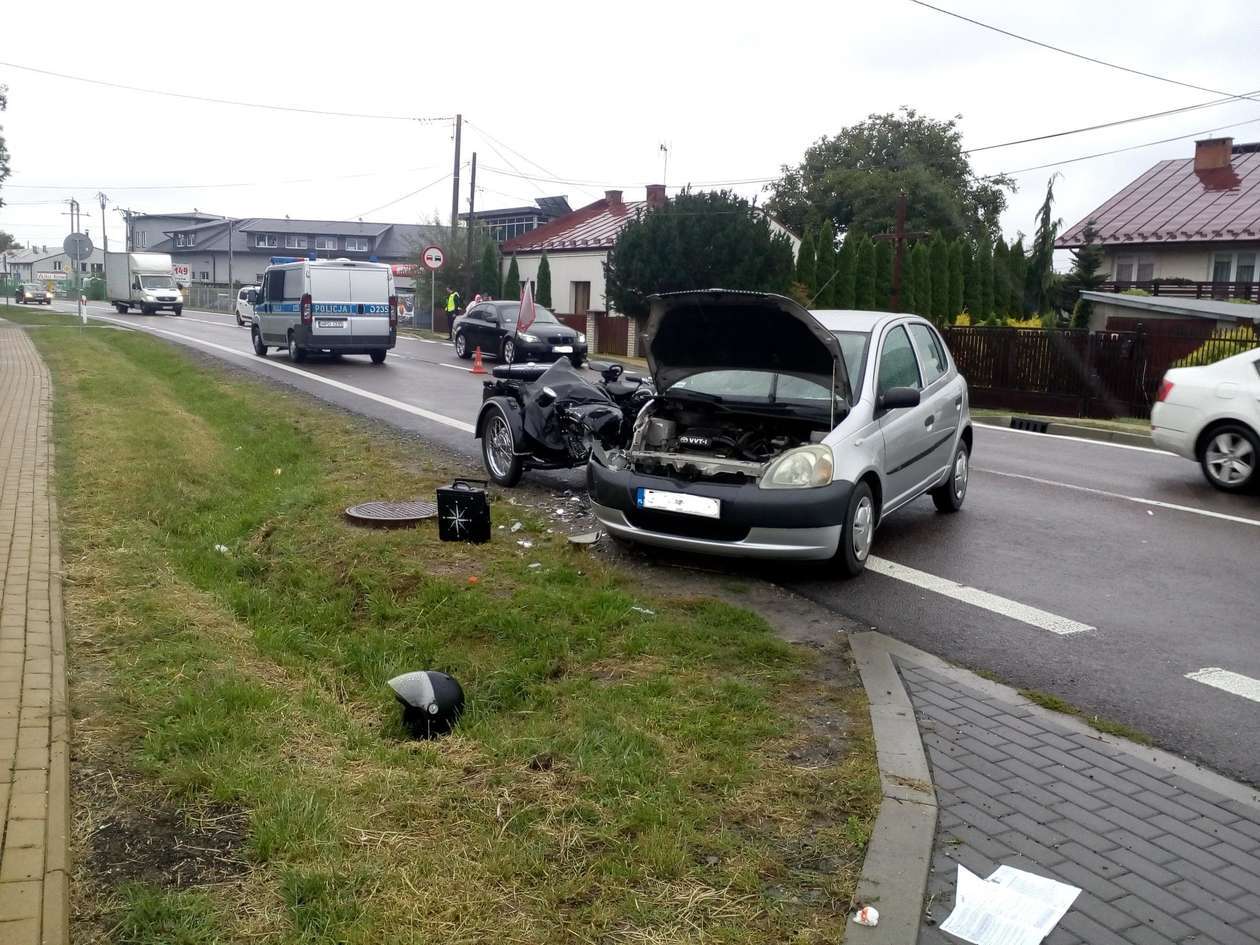  Janów Lubelski: zderzenie samochodu z motocyklem  - Autor: Auto Łysiak Assistance - Pomoc drogowa