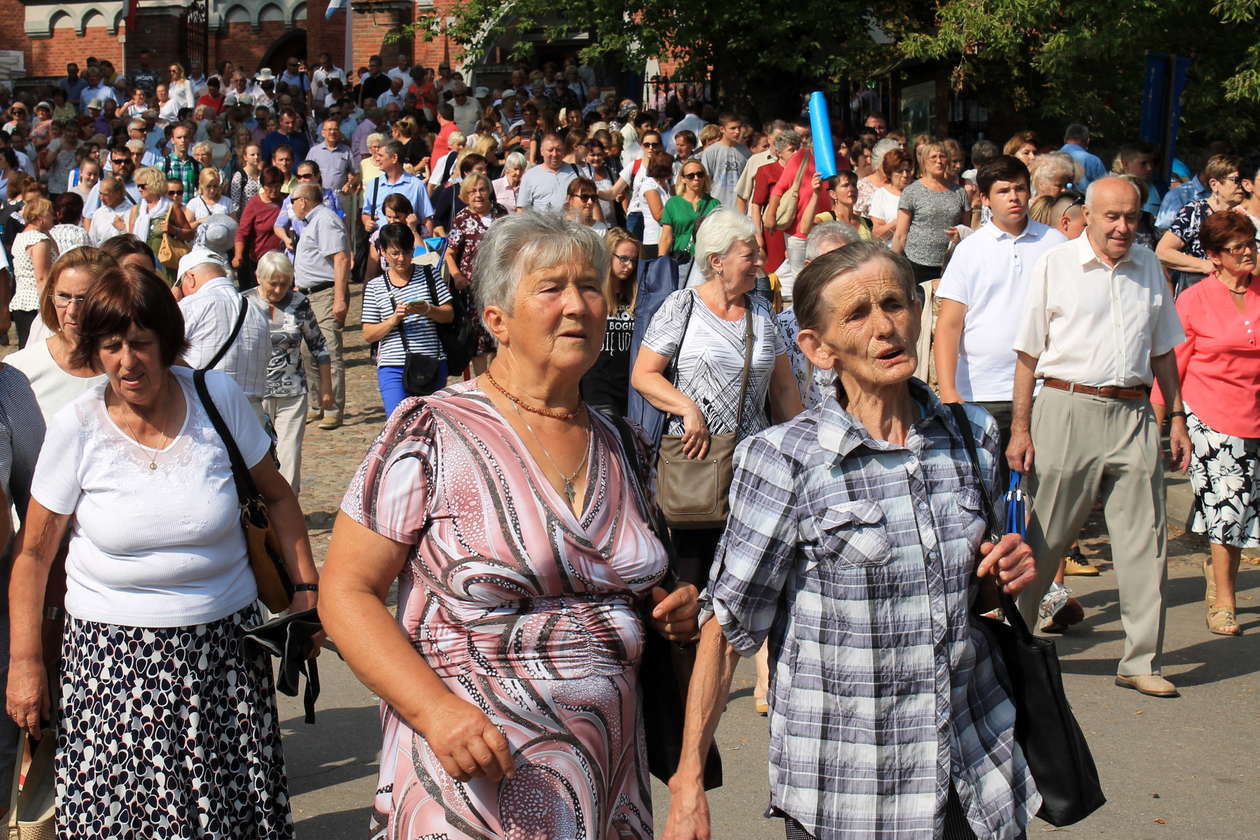  Tysiące pielgrzymów w Wąwolnicy (zdjęcie 9) - Autor: Radoslaw Szczęch