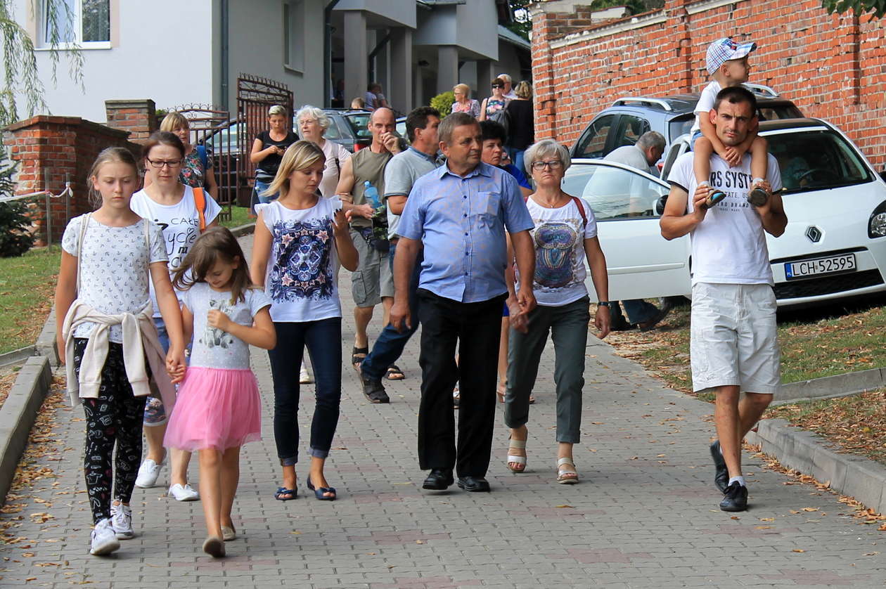  Tysiące pielgrzymów w Wąwolnicy (zdjęcie 22) - Autor: Radoslaw Szczęch