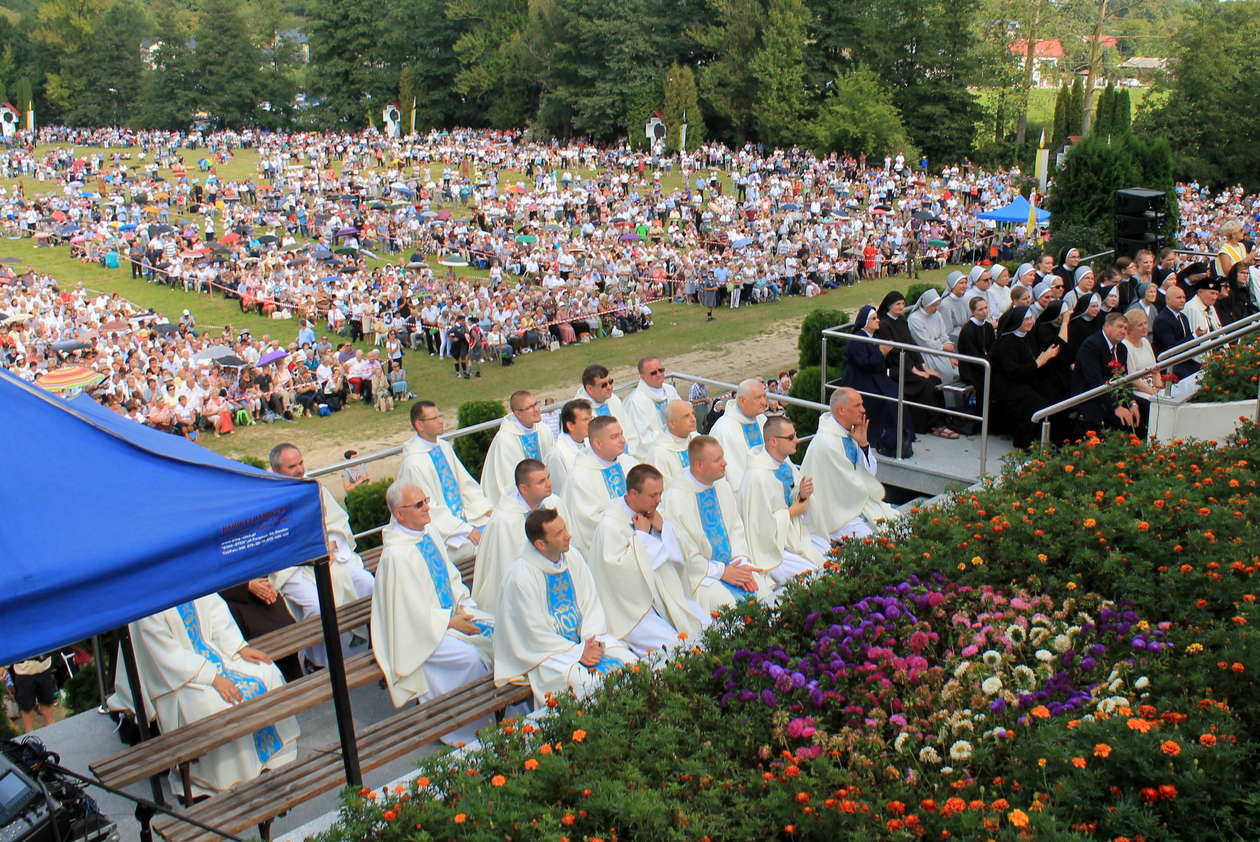  Tysiące pielgrzymów w Wąwolnicy (zdjęcie 26) - Autor: Radoslaw Szczęch