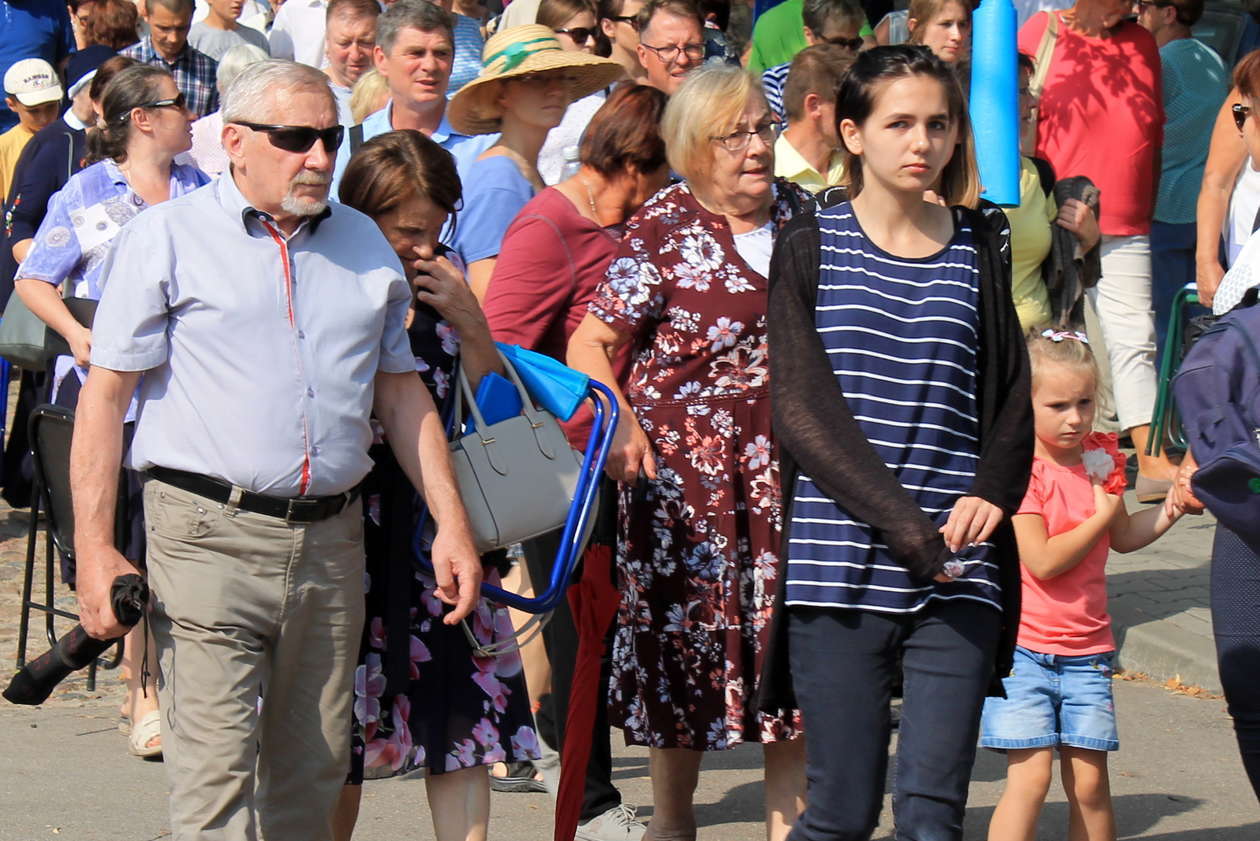  Tysiące pielgrzymów w Wąwolnicy (zdjęcie 8) - Autor: Radoslaw Szczęch