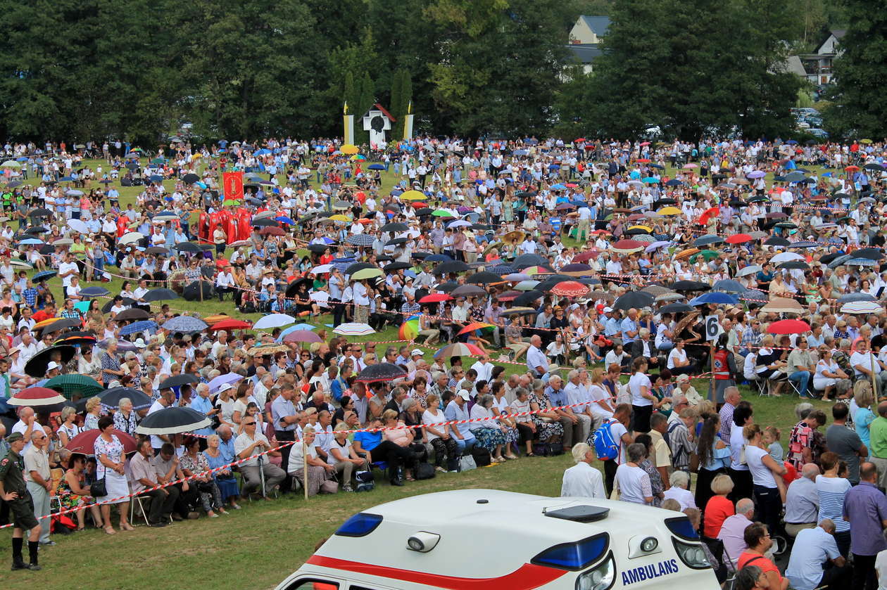  Tysiące pielgrzymów w Wąwolnicy (zdjęcie 27) - Autor: Radoslaw Szczęch