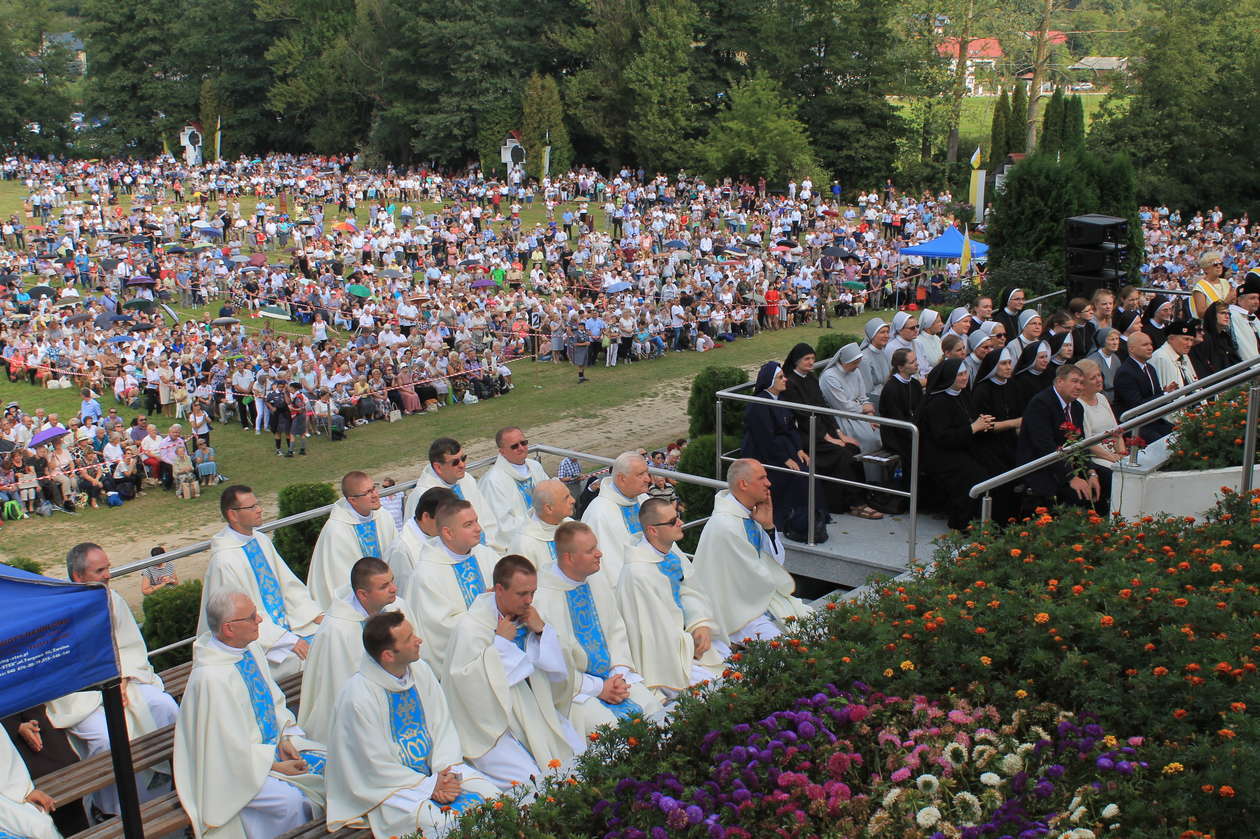  Tysiące pielgrzymów w Wąwolnicy (zdjęcie 50) - Autor: Radoslaw Szczęch